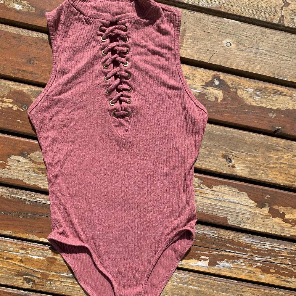 Forever 21 Ladies size Medium Mauve Pink Stretchy Bodysuit